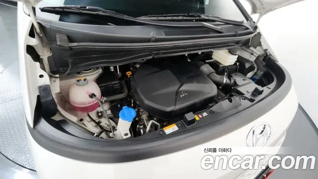 Hyundai Staria Staria 4WD Tourer 9 мест — Фото автомобиля 6