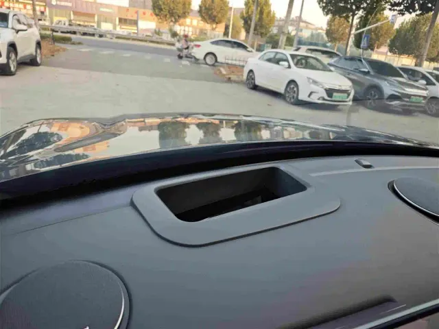 Geely Galaxy Starship 7 EM-i — Фото автомобиля 17