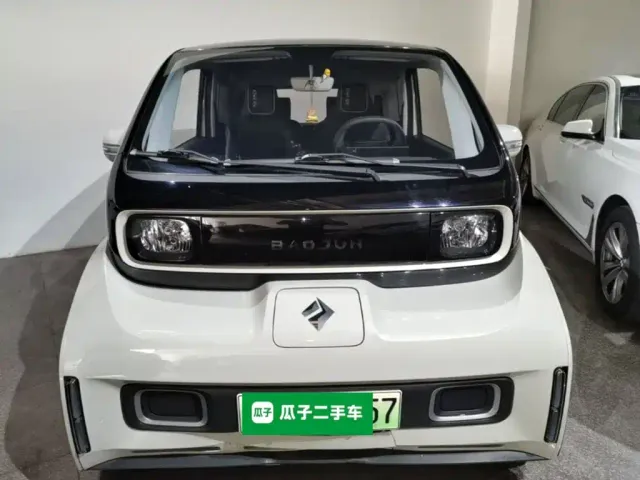 Baojun KiWi EV — Фото автомобиля 2
