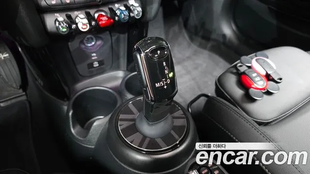 Mini Cooper Cooper Classic Plus Launch Pack — Фото автомобиля 8