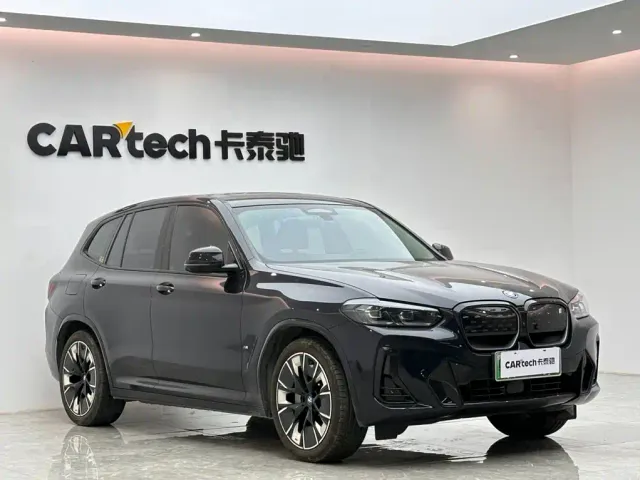 BMW iX3 — Фото автомобиля 6