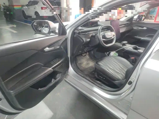 Changan Qiyuan A05 — Фото автомобиля 13