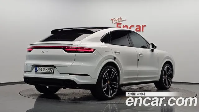 Porsche Cayenne — Фото автомобиля 2
