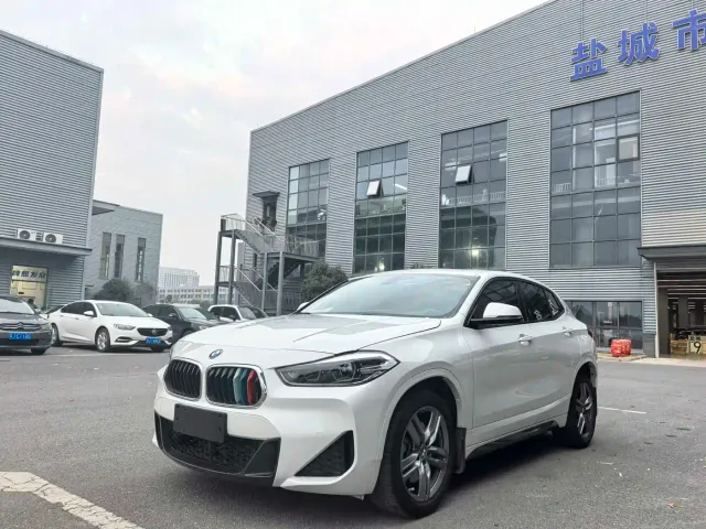 Фотография автомобиля — BMW X2