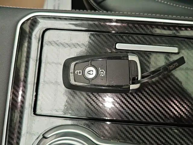 Ford Edge — Фото автомобиля 8