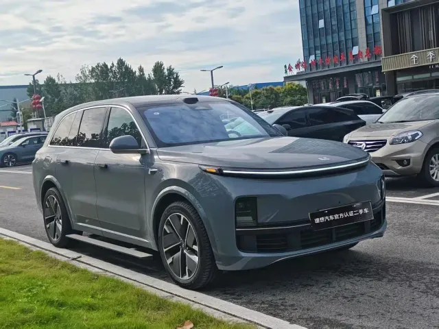 Li Auto L8 — Фото автомобиля 3