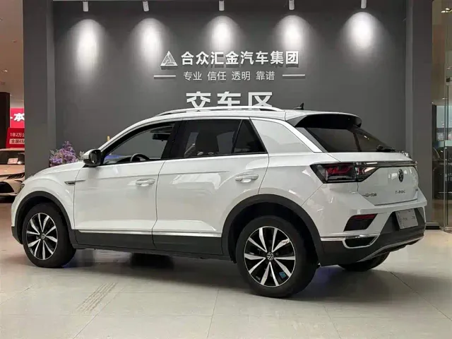 Volkswagen T-Roc — Фото автомобиля 3