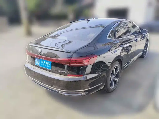 Volkswagen Passat — Фото автомобиля 2
