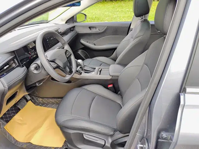 Roewe i5 — Фото автомобиля 7