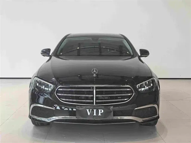 Mercedes-Benz E-Class — Фото автомобиля 2