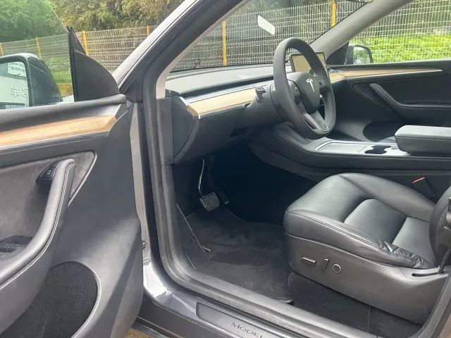 Tesla Model Y — Фото автомобиля 6