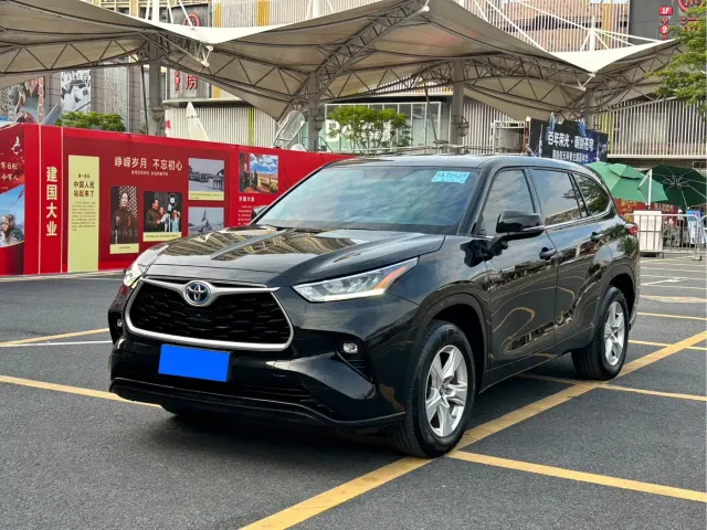 Фотография автомобиля — Toyota Highlander