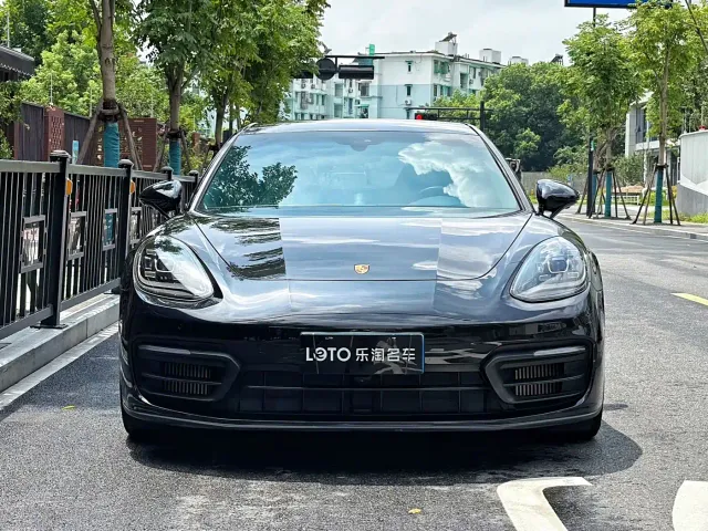 Porsche Panamera — Фото автомобиля 2