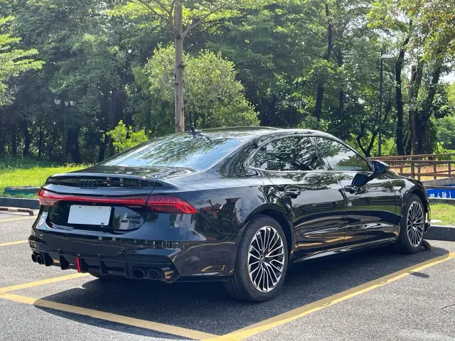 Audi A7L — Фото автомобиля 4