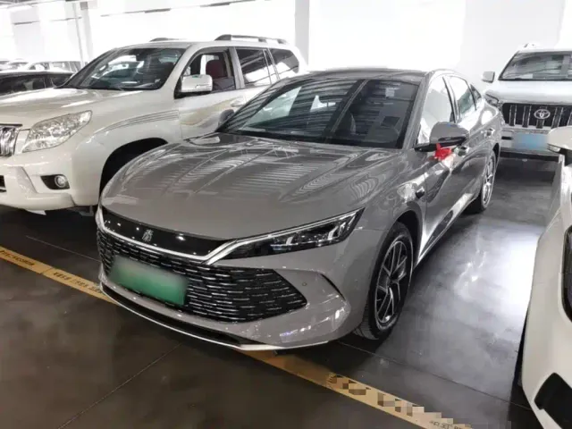 Фотография автомобиля — BYD Qin L