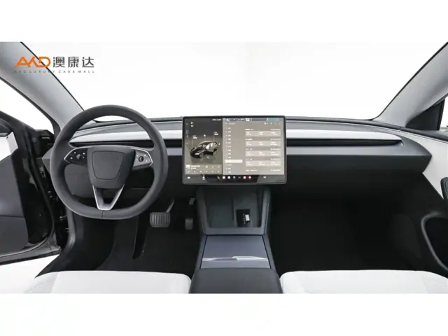Tesla Model 3 — Фото автомобиля 5