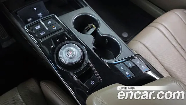 Kia K8 Hybrid — Фото автомобиля 9