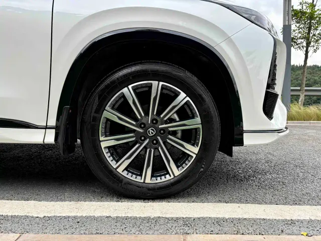 Changan CS75 Plus — Фото автомобиля 19