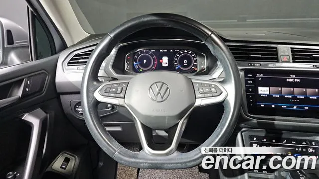 Volkswagen Tiguan — Фото автомобиля 11