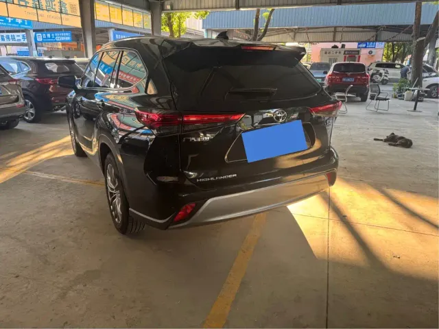 Toyota Highlander — Фото автомобиля 12
