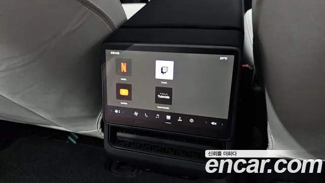 Tesla Model 3 — Фото автомобиля 29