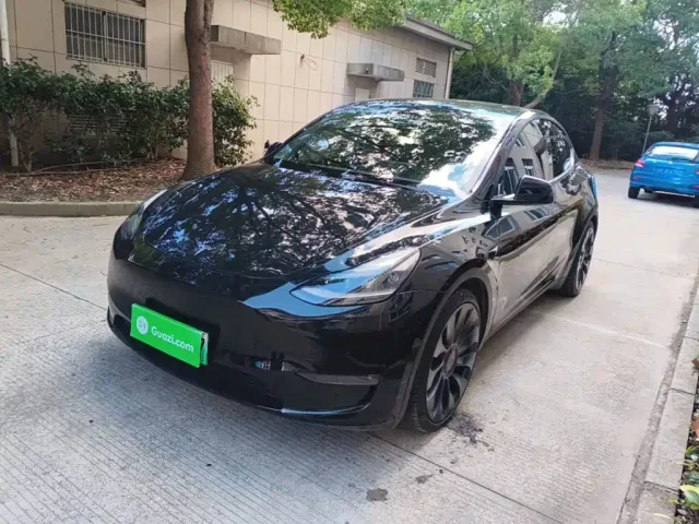 Фотография автомобиля — Tesla Model Y