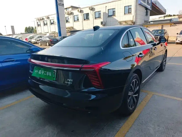 Hongqi H5 PHEV — Фото автомобиля 6