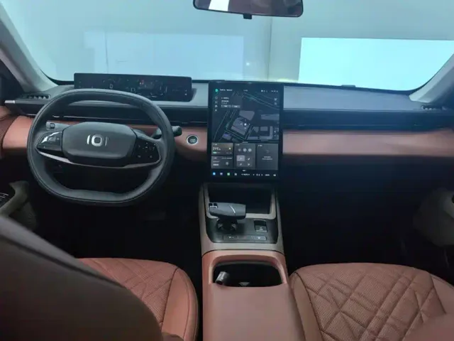 Changan Qiyuan A05 — Фото автомобиля 12