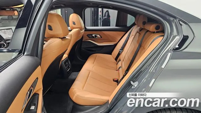 BMW 3-Series 3 серия (G20) 320i M Sport — Фото автомобиля 4