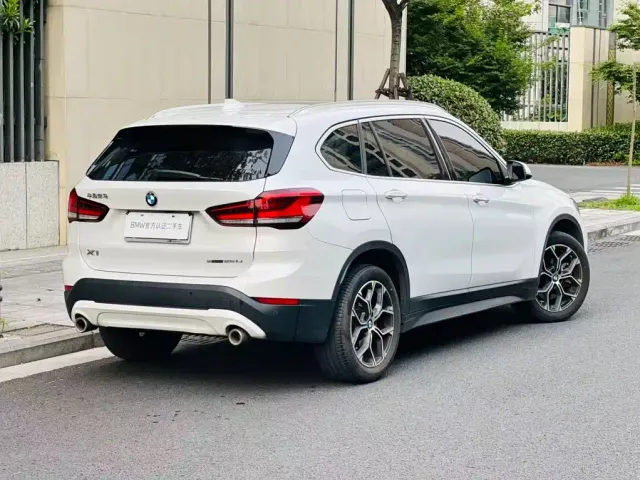 BMW X1 — Фото автомобиля 3