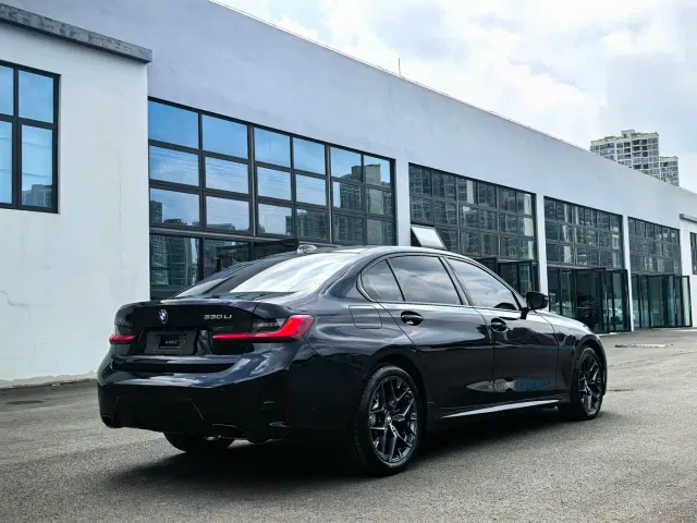 BMW 3 Series — Фото автомобиля 13
