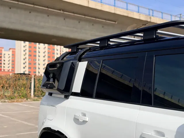Land Rover Defender — Фото автомобиля 4