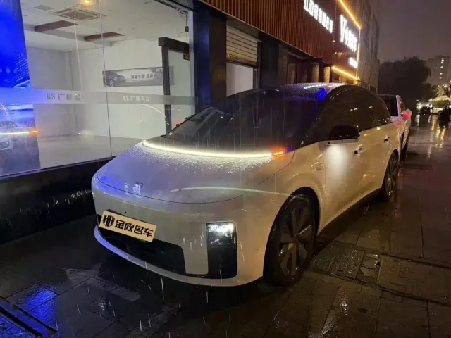 Фотография автомобиля — Li Auto i8