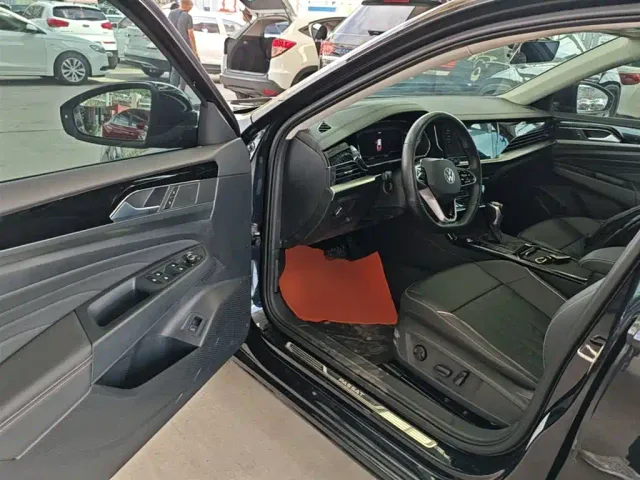 Volkswagen Passat — Фото автомобиля 15