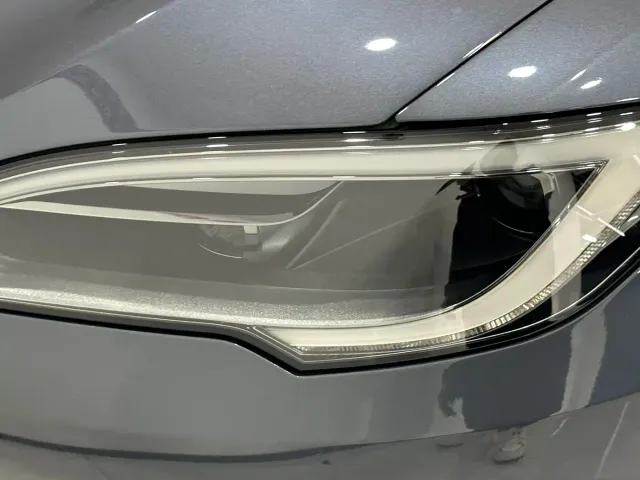 Tesla Model S — Фото автомобиля 9