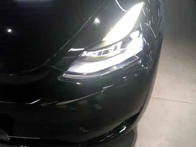 Tesla Model Y — Фото автомобиля 23