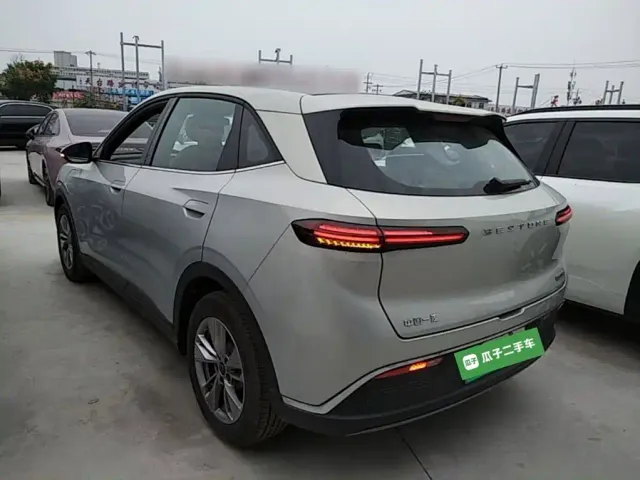 Bestune Yueyi 03 — Фото автомобиля 4