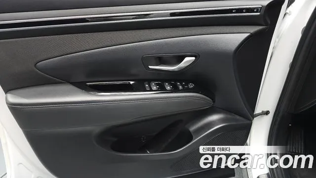 Hyundai Tucson Tucson (NX4) Дизель 2.0 2WD — Фото автомобиля 21