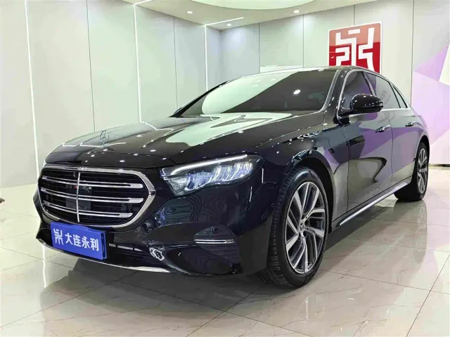 Фотография автомобиля — Mercedes-Benz E-Class