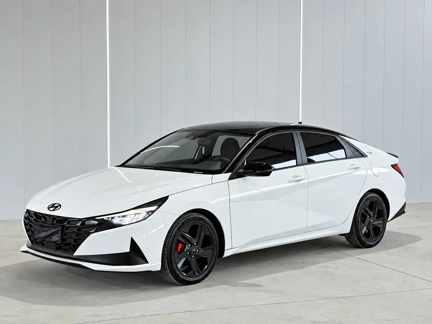 Hyundai Elantra 2022 1.5L CVT 20th Anniversary Edition — Фото автомобиля 9