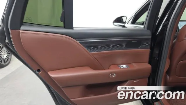 Genesis G90 Бензин 3.5 турбо AWD — Фото автомобиля 25