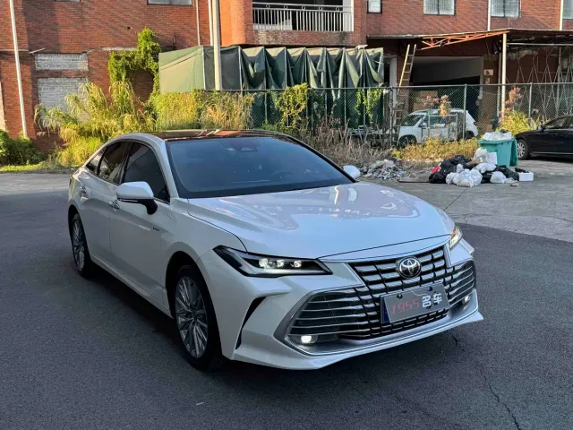 Toyota Avalon — Фото автомобиля 3