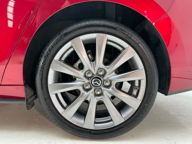 Mazda Axela — Фото автомобиля 23