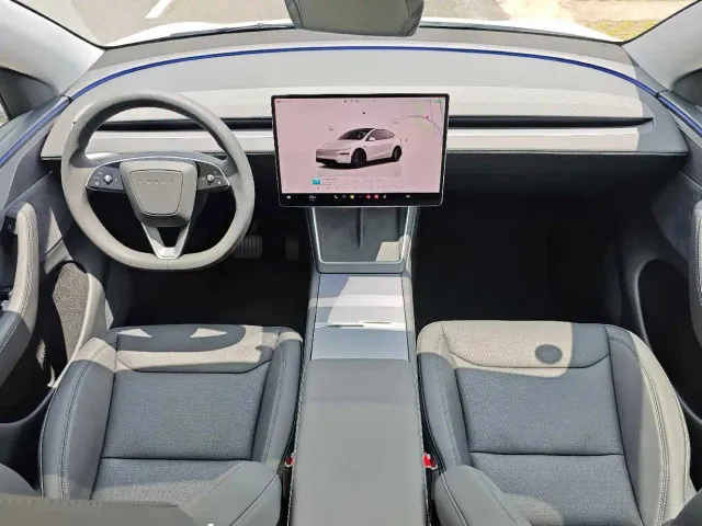 Tesla Model Y — Фото автомобиля 20