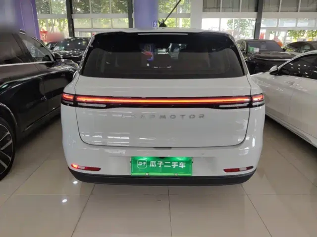 Leapmotor C10 — Фото автомобиля 5