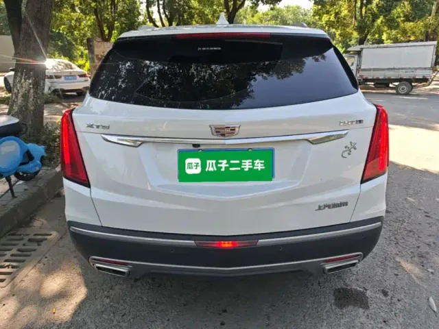 Cadillac XT5 — Фото автомобиля 3