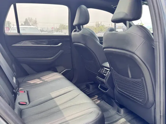 Geely Xingyue L — Фото автомобиля 12