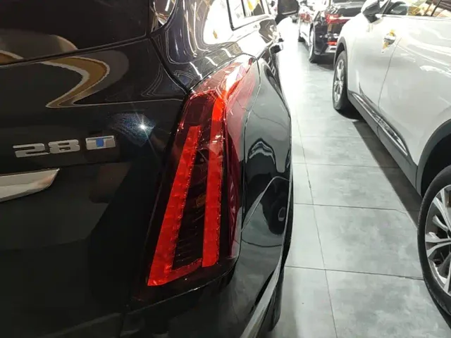 Cadillac XT5 — Фото автомобиля 7