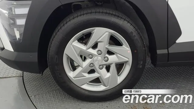 Hyundai Kona SX2 — Фото автомобиля 5