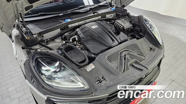 Porsche Macan — Фото автомобиля 9